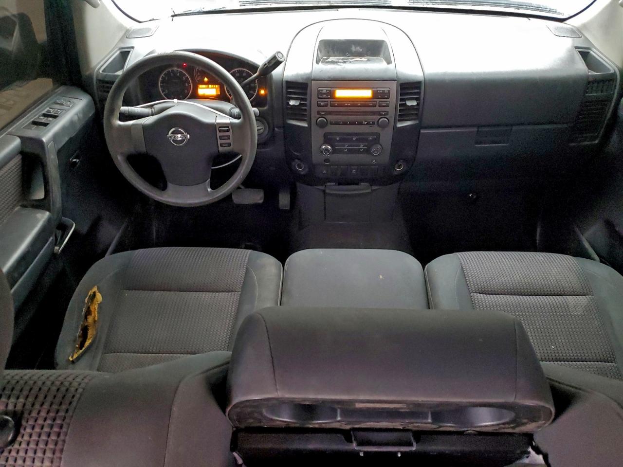 Nissan Titan Xe Image 9