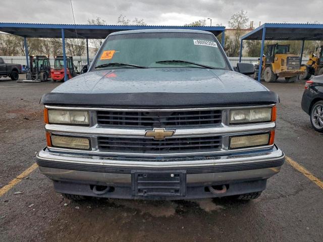 Chevrolet Suburban K1500 Image 4