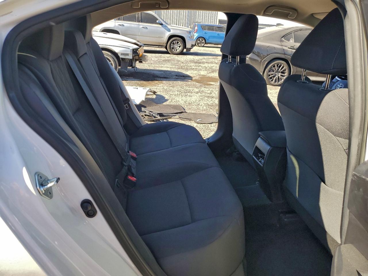 Toyota Corolla Le Image 10