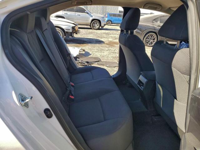 Toyota Corolla Le Image 10