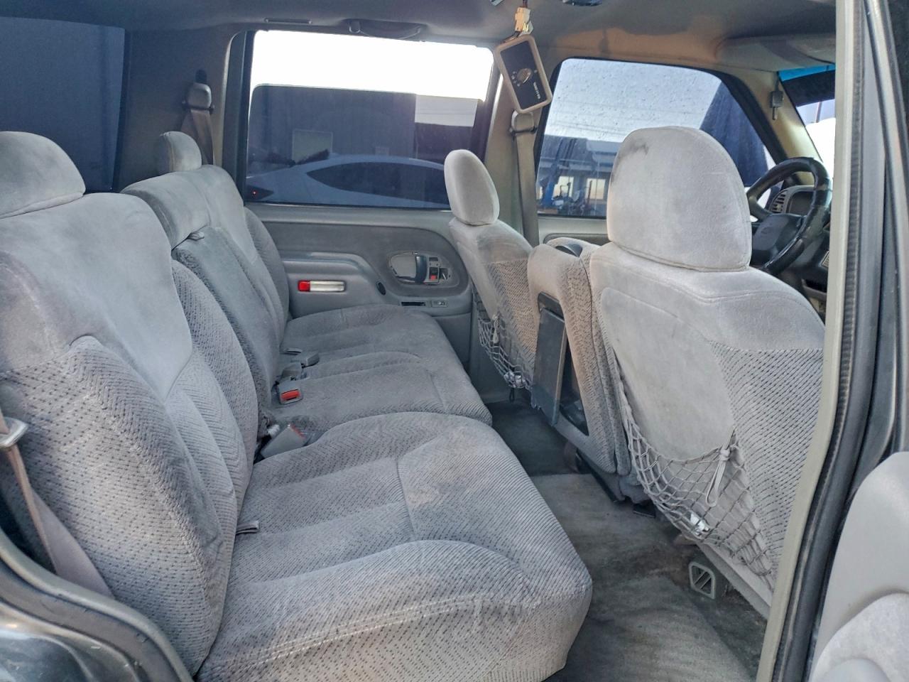 Chevrolet Tahoe K1500 Image 6