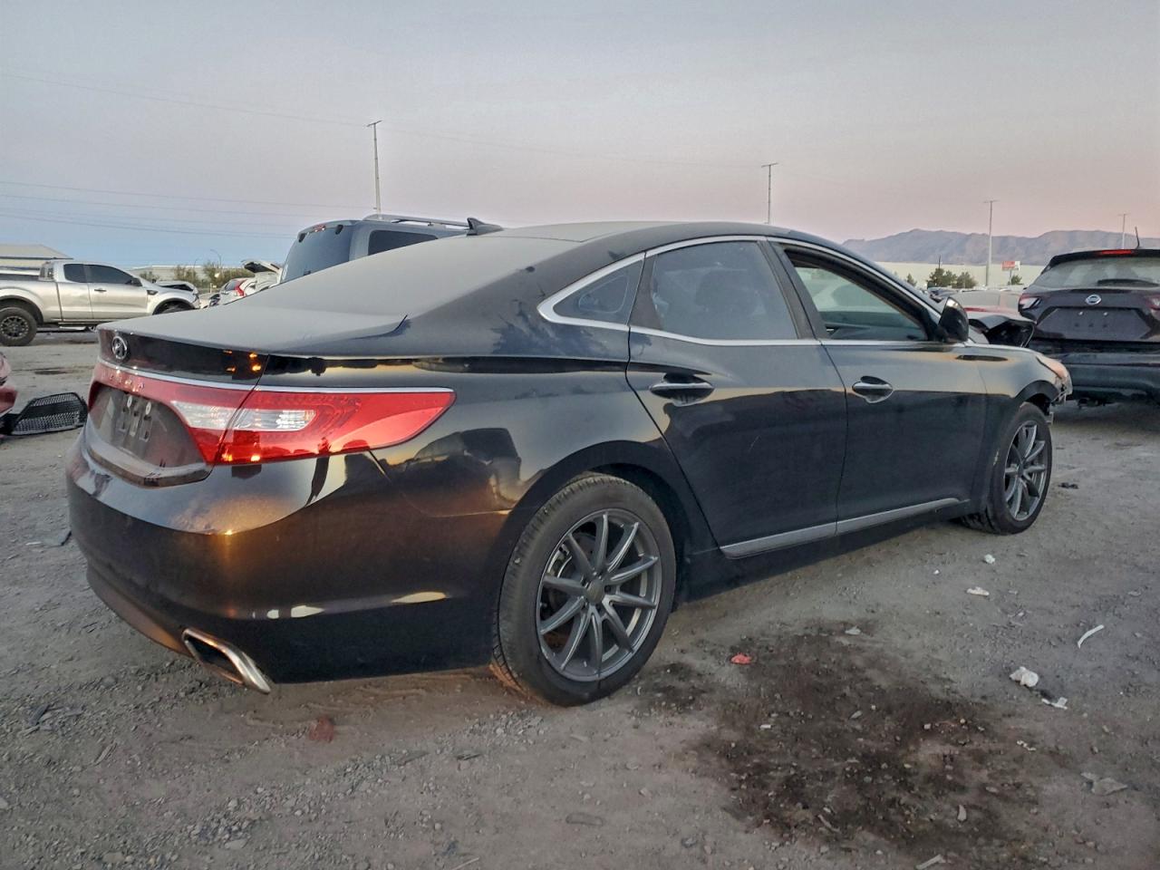 Hyundai Azera Image 3