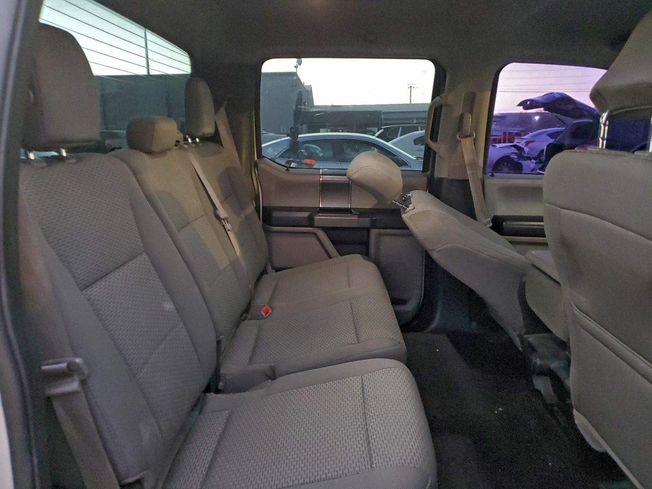 Ford F-150 Supercrew Image 9