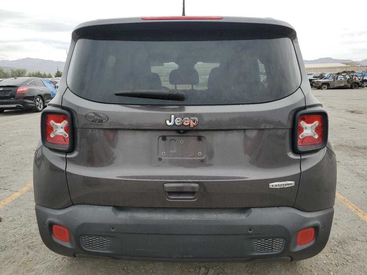 Jeep Renegade Latitude Image 11