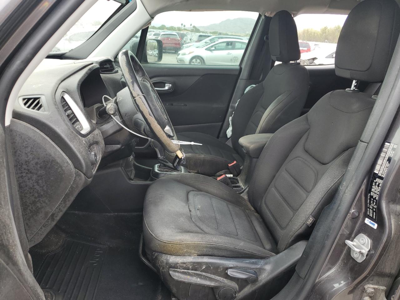 Jeep Renegade Latitude Image 4