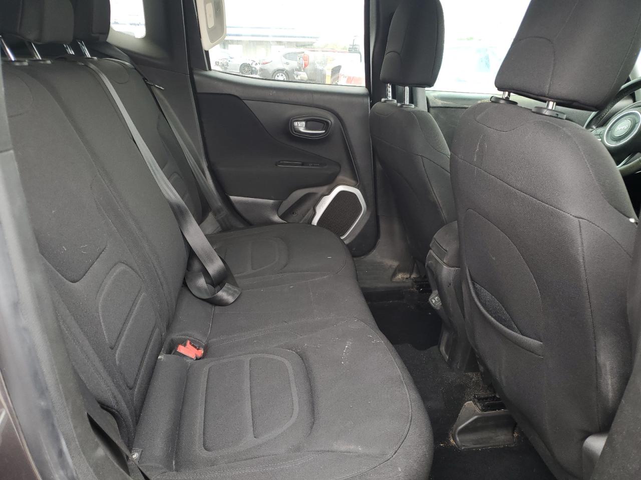 Jeep Renegade Latitude Image 7