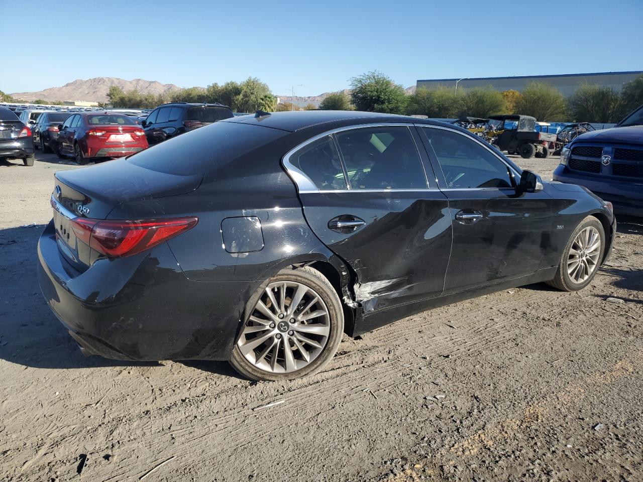 INFINITI Q50 Luxe Image 2