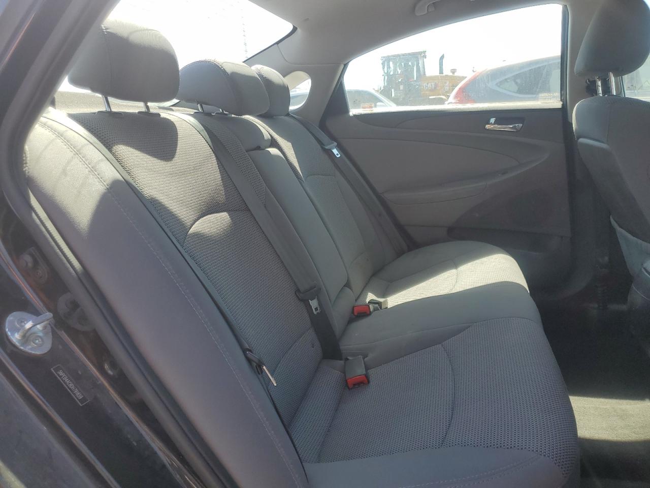 Hyundai SONATA Gls Image 6