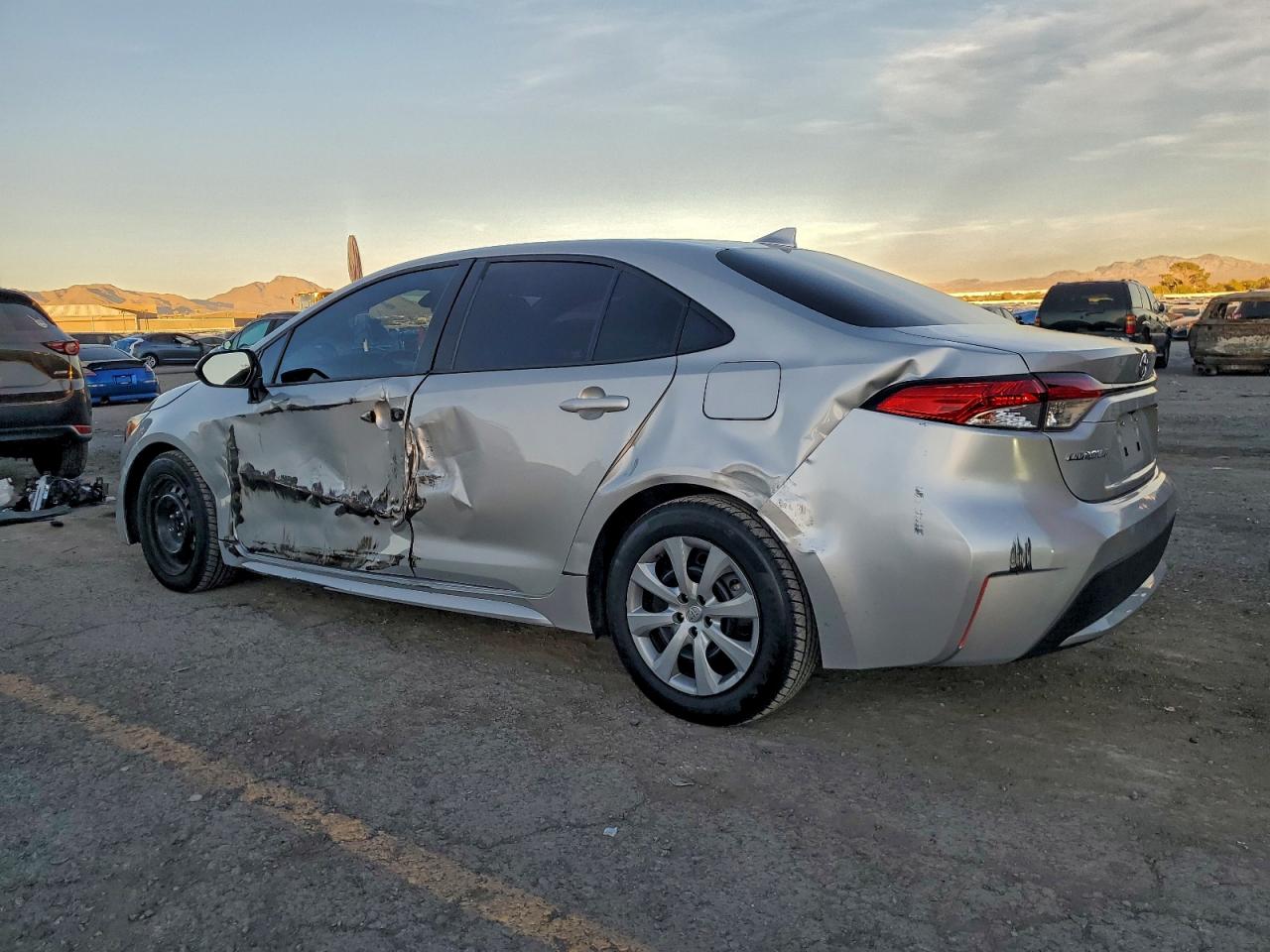 Toyota Corolla Le Image 5