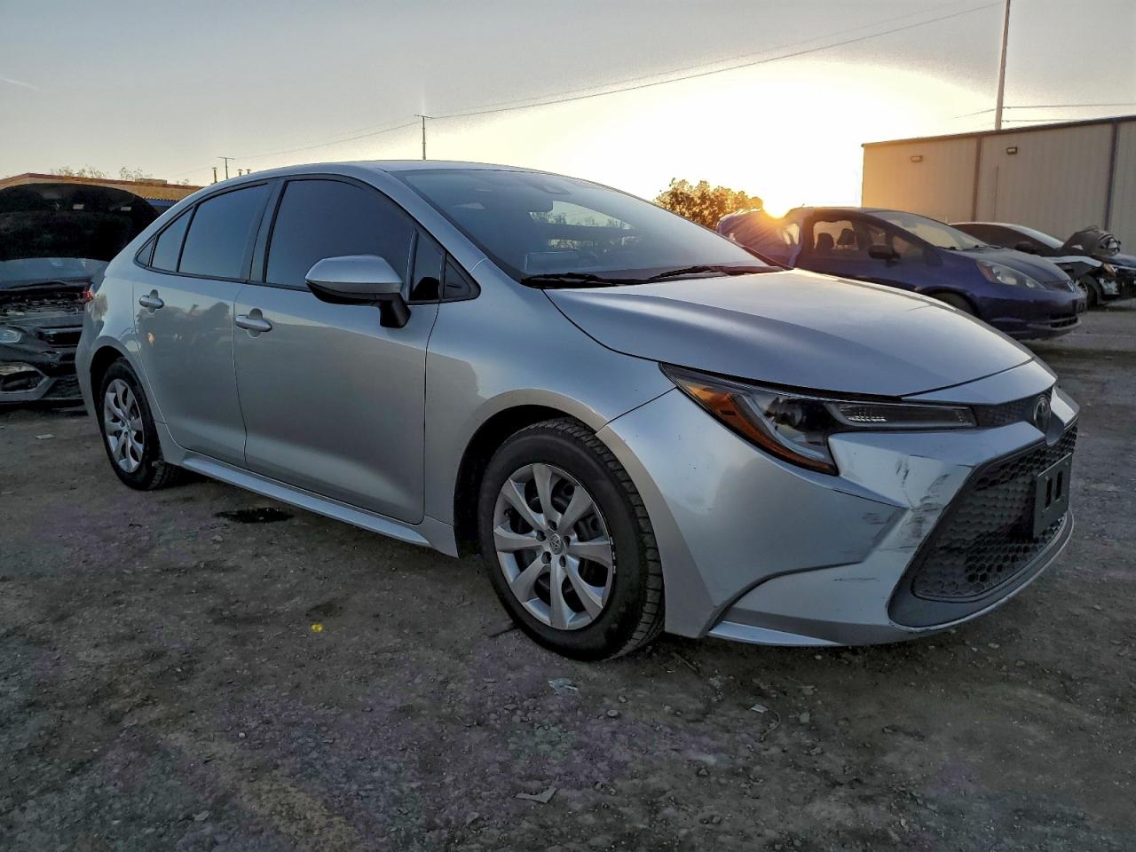 Toyota Corolla Le Image 9