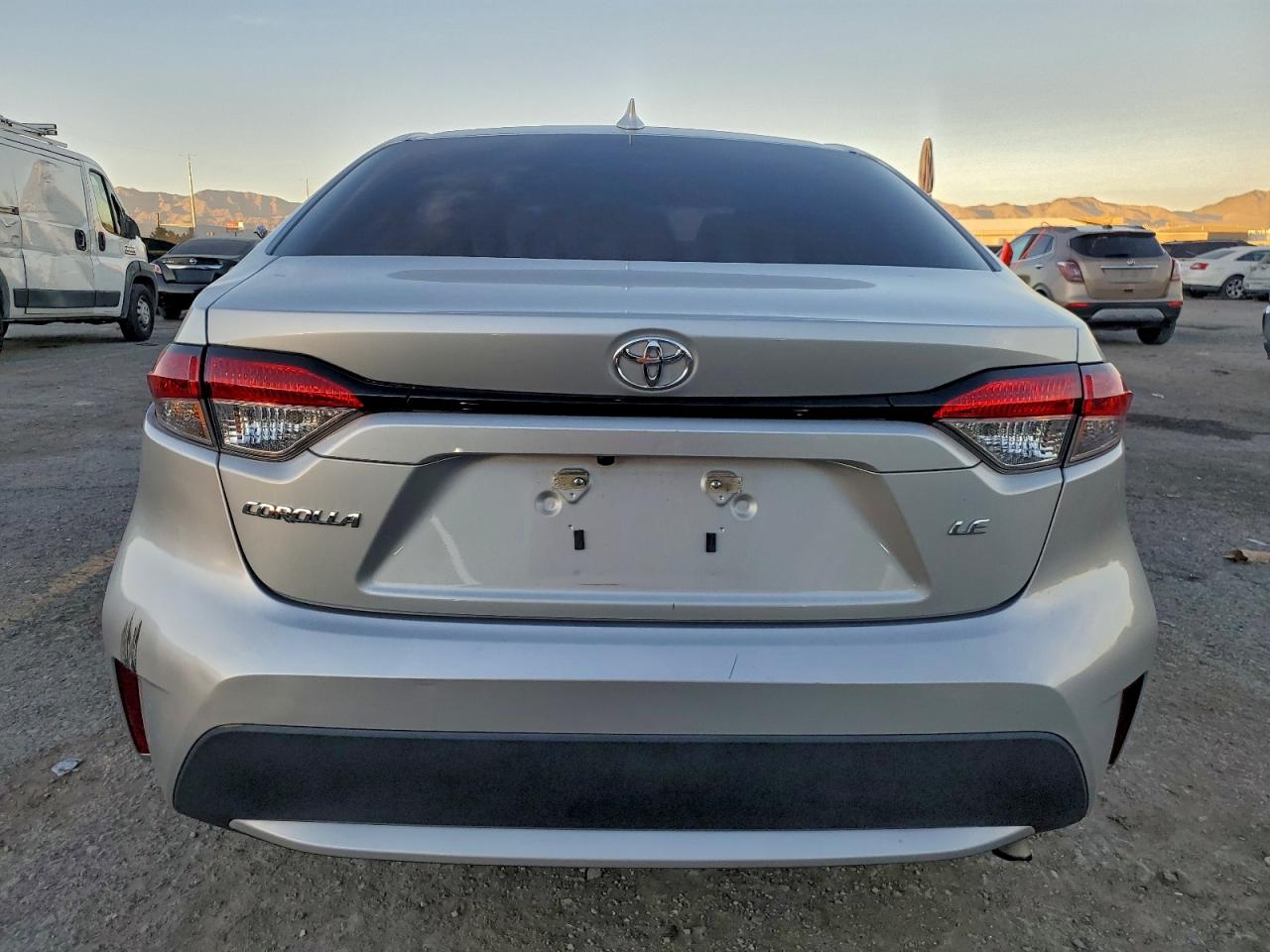 Toyota Corolla Le Image 8