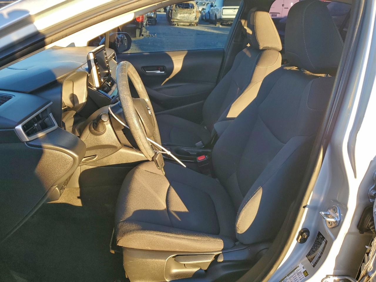 Toyota Corolla Le Image 6