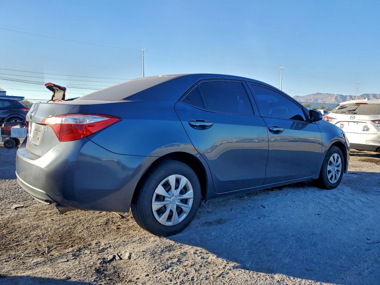 Toyota Corolla L Image 10