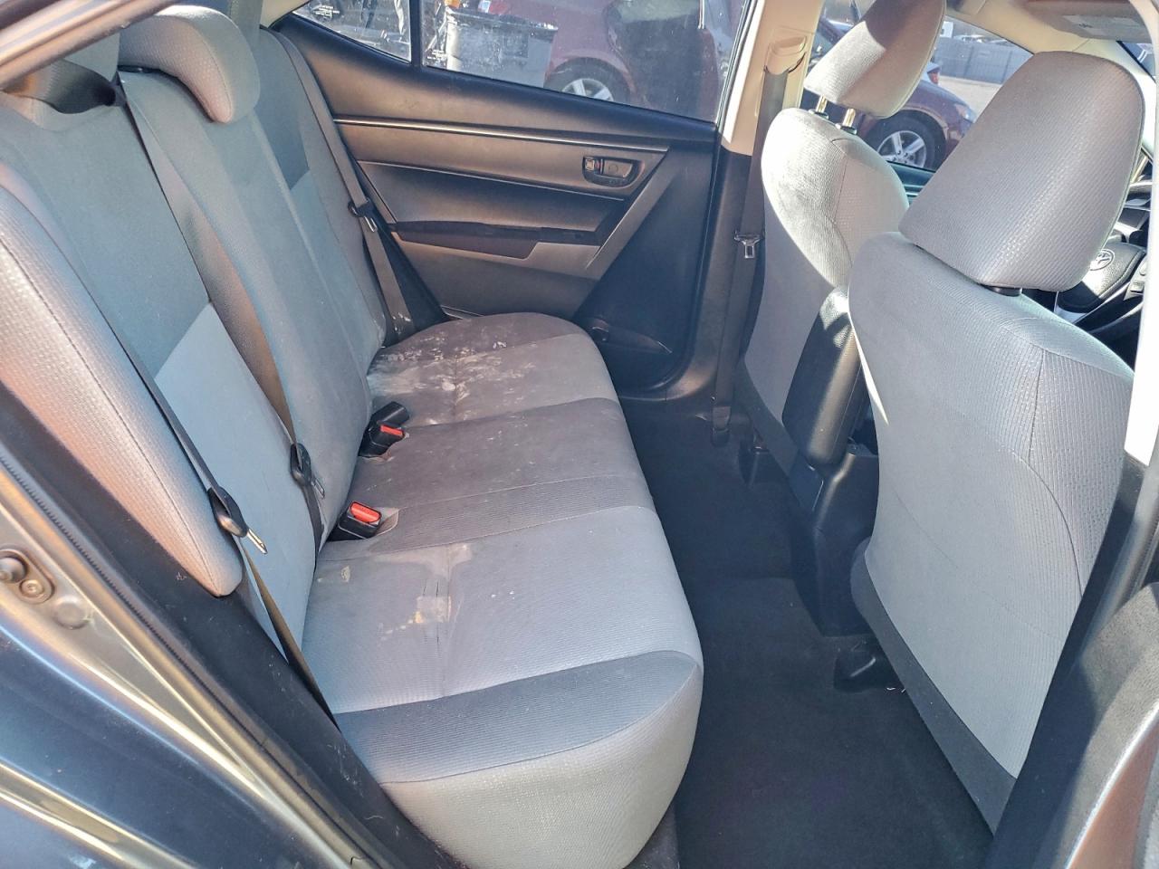 Toyota Corolla L Image 9