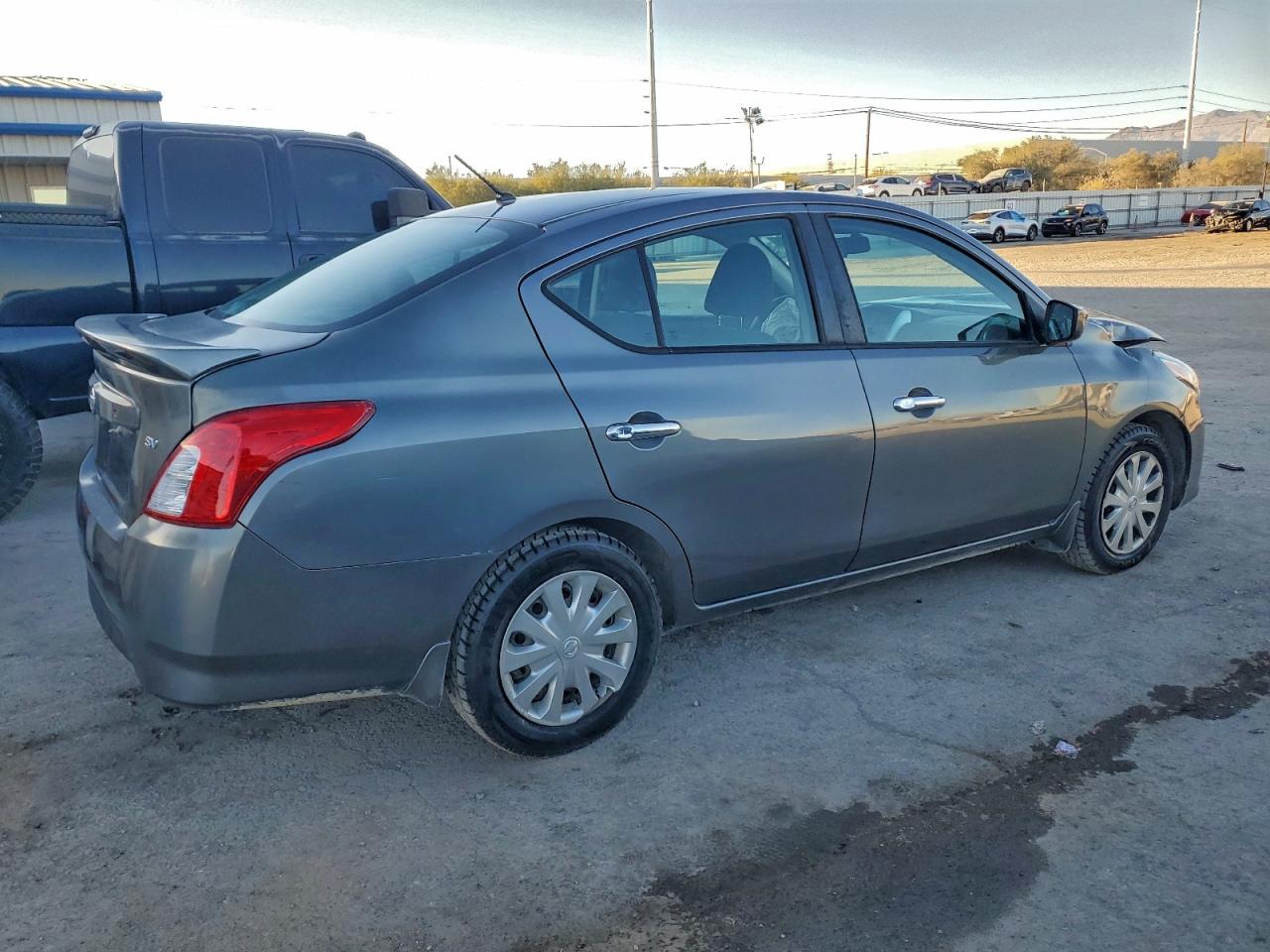 Nissan Versa S Image 6