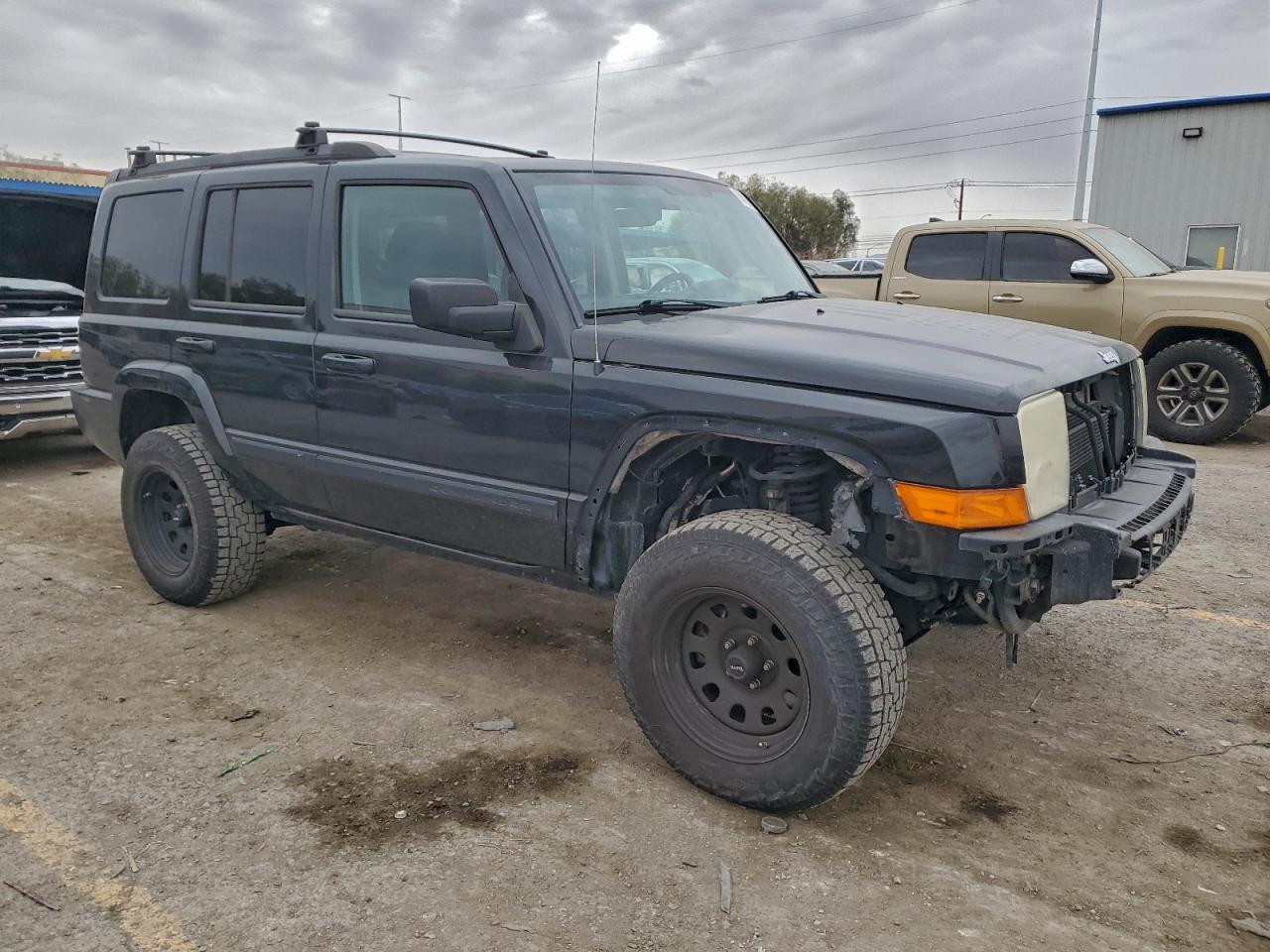 Jeep Commander Sport Image 5