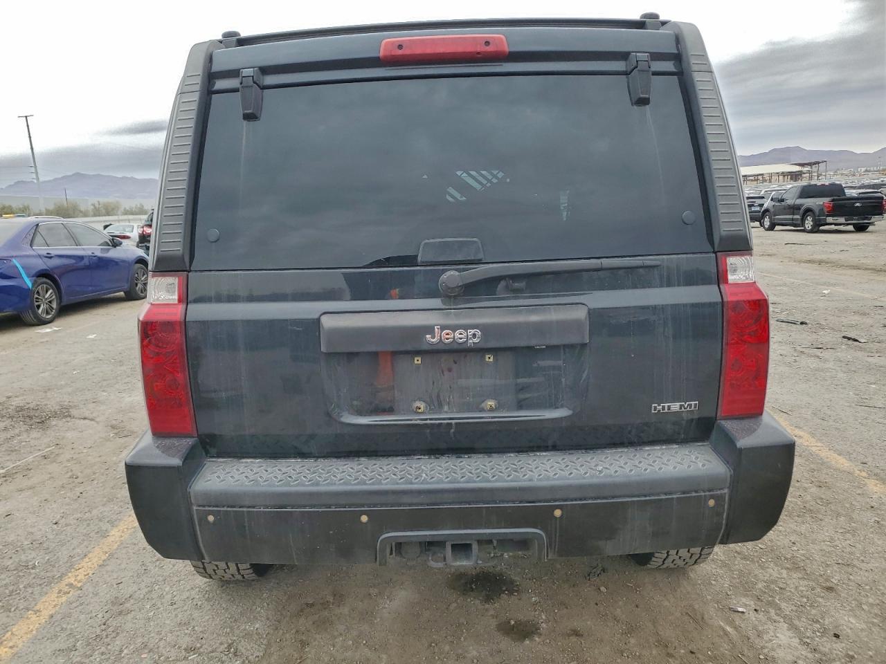 Jeep Commander Sport Image 7