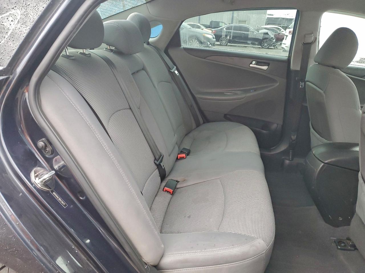 Hyundai SONATA Gls Image 12