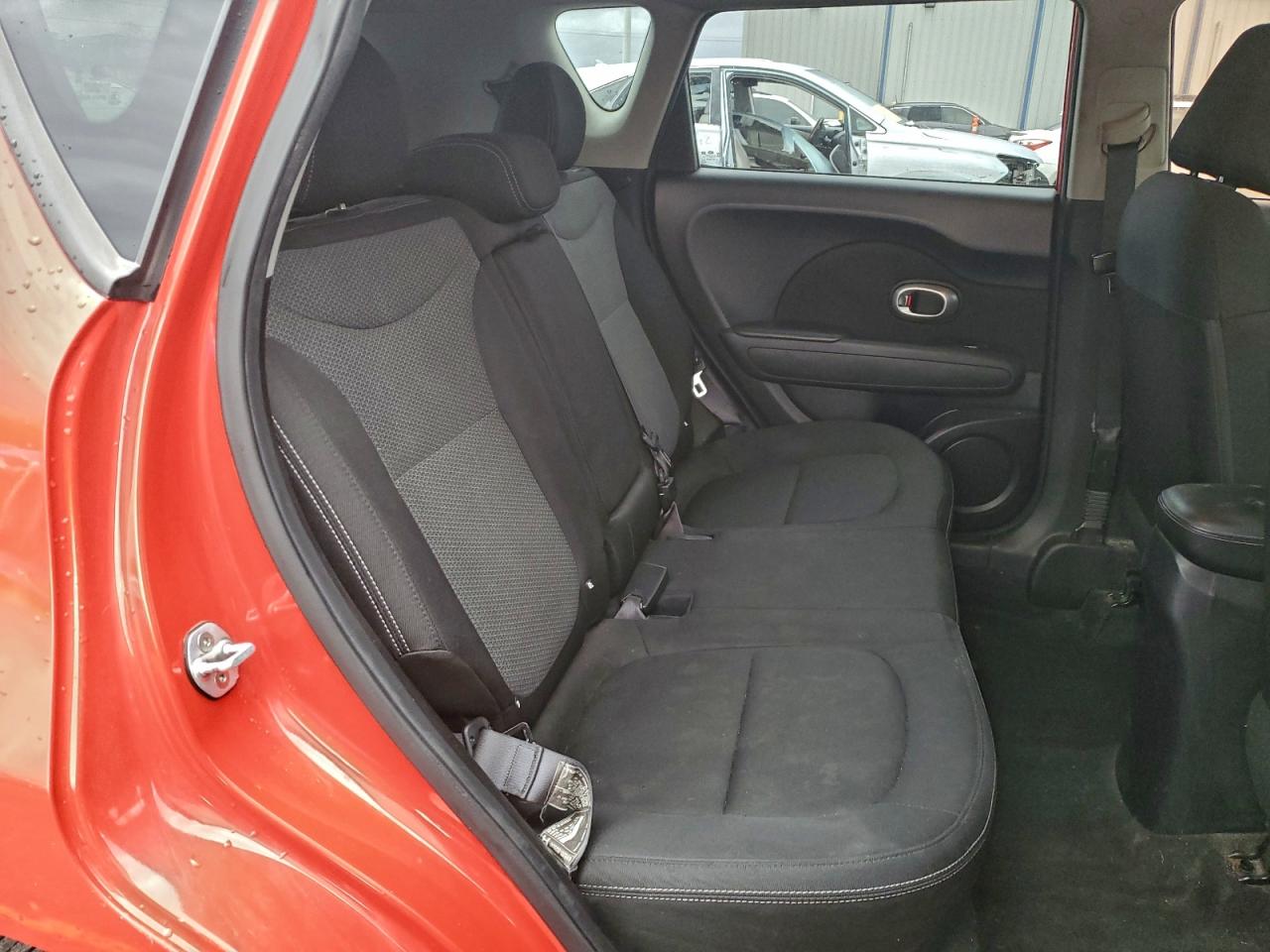 Kia Soul + Image 10