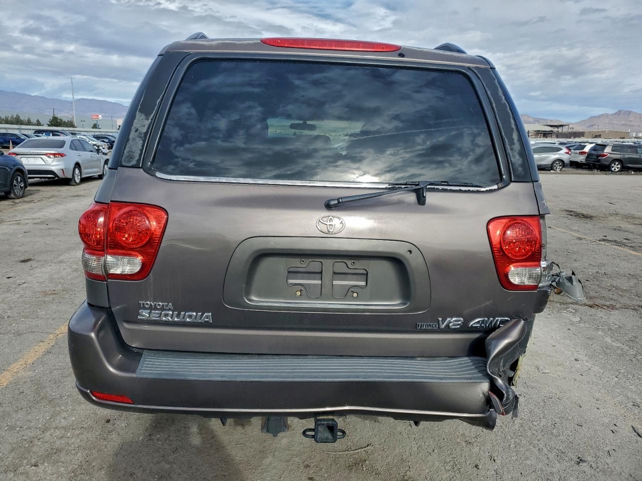 Toyota Sequoia Sr5 Image 9