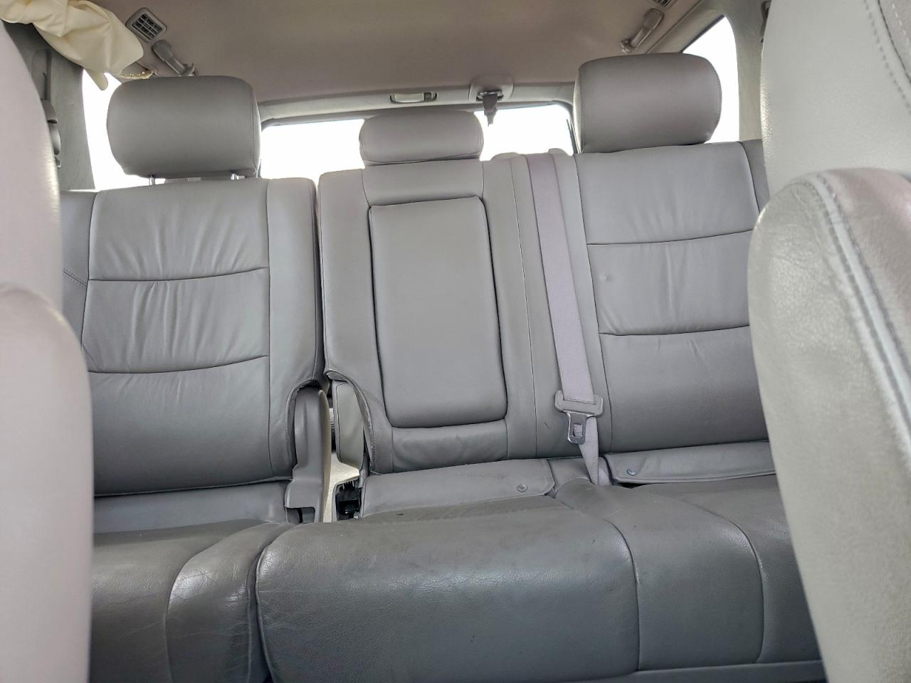 Toyota Sequoia Sr5 Image 5