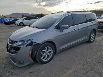  Salvage Chrysler Pacifica