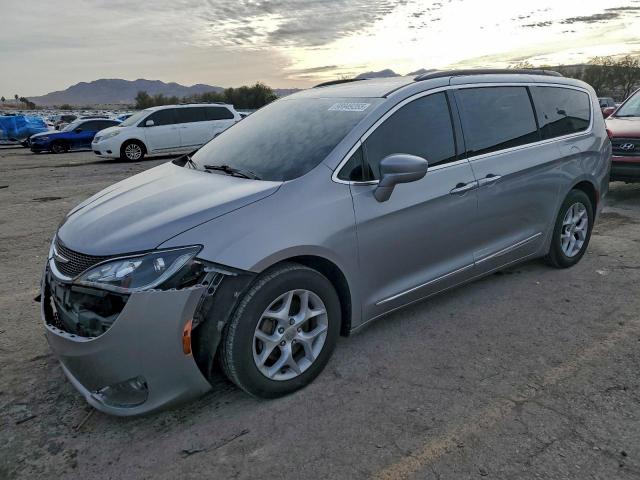 Salvage Chrysler Pacifica