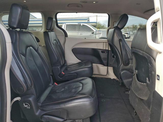 Chrysler Pacifica Touring L Image 6