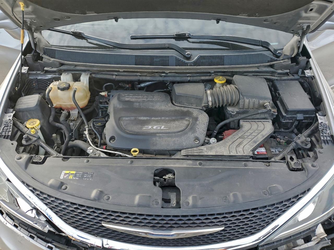 Chrysler Pacifica Touring L Image 13