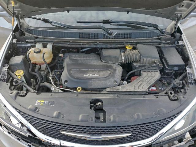 Chrysler Pacifica Touring L Image 13