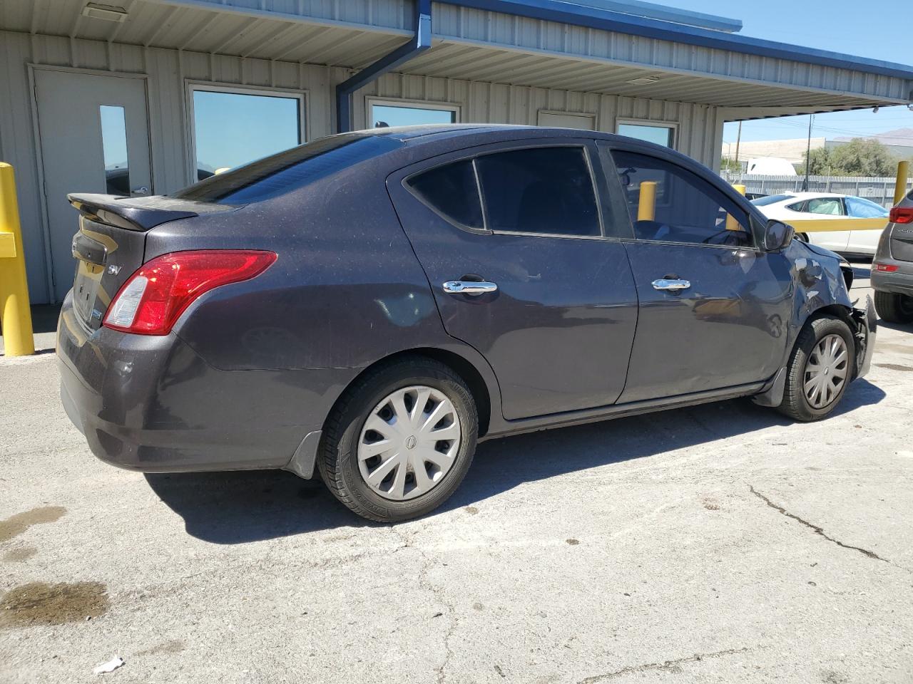 Nissan Versa S Image 2