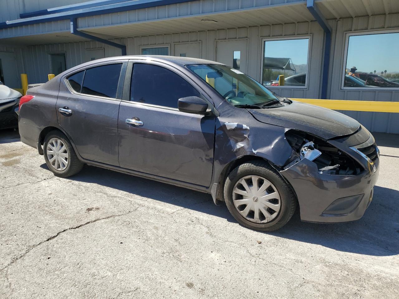 Nissan Versa S Image 7