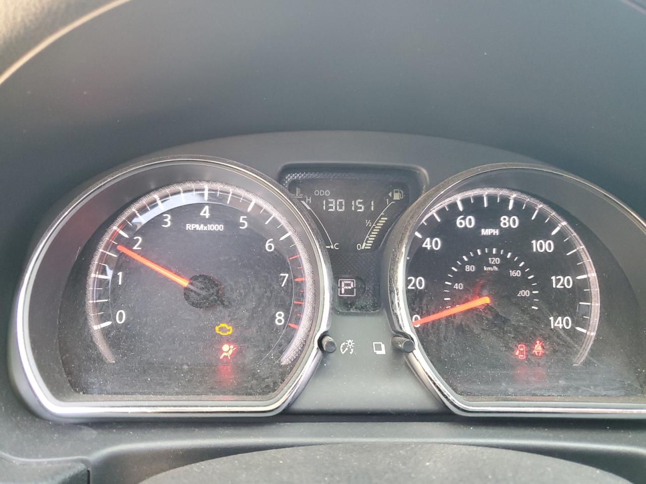 Nissan Versa S Image 6