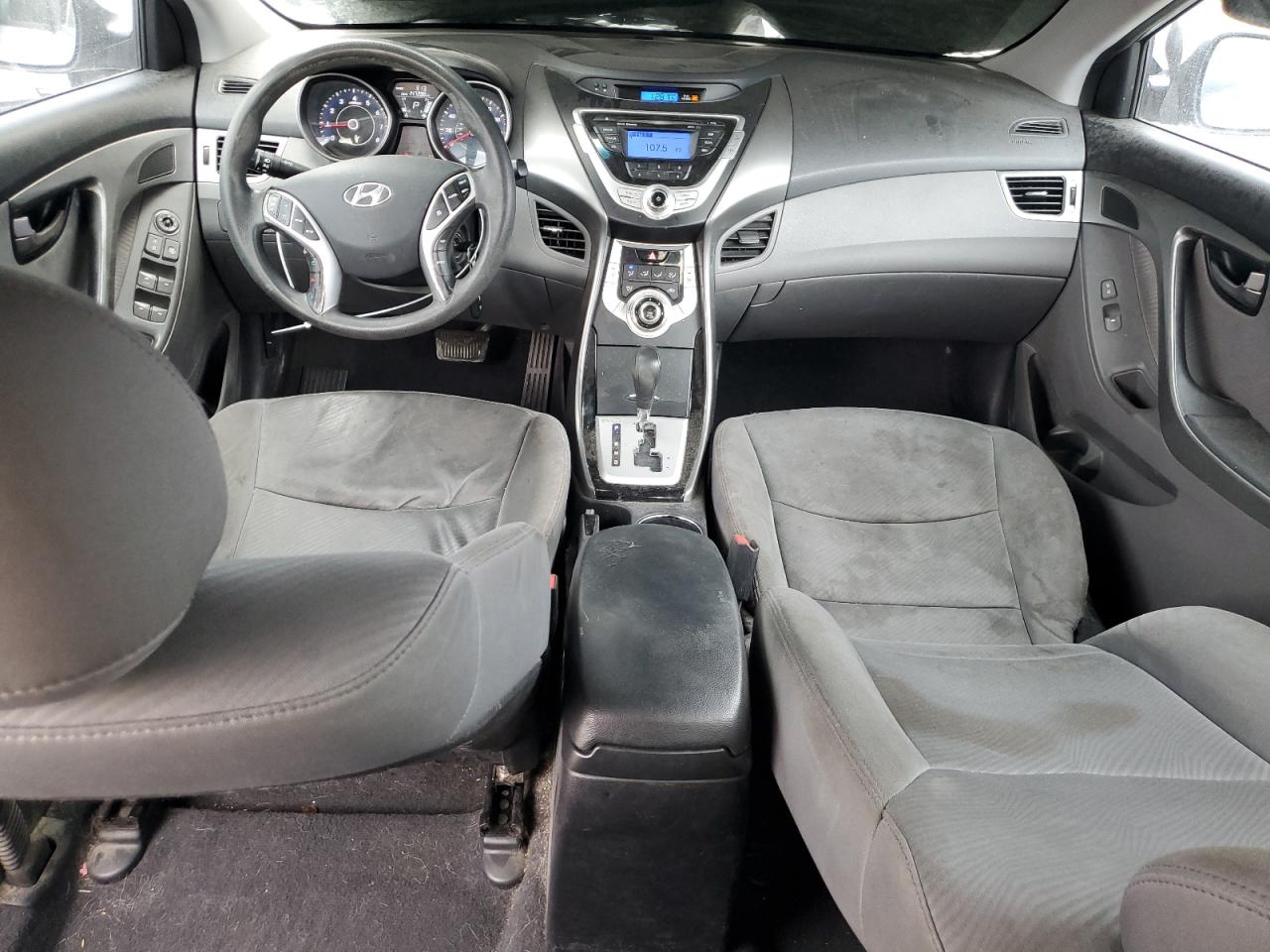 Hyundai ELANTRA Gls Image 8