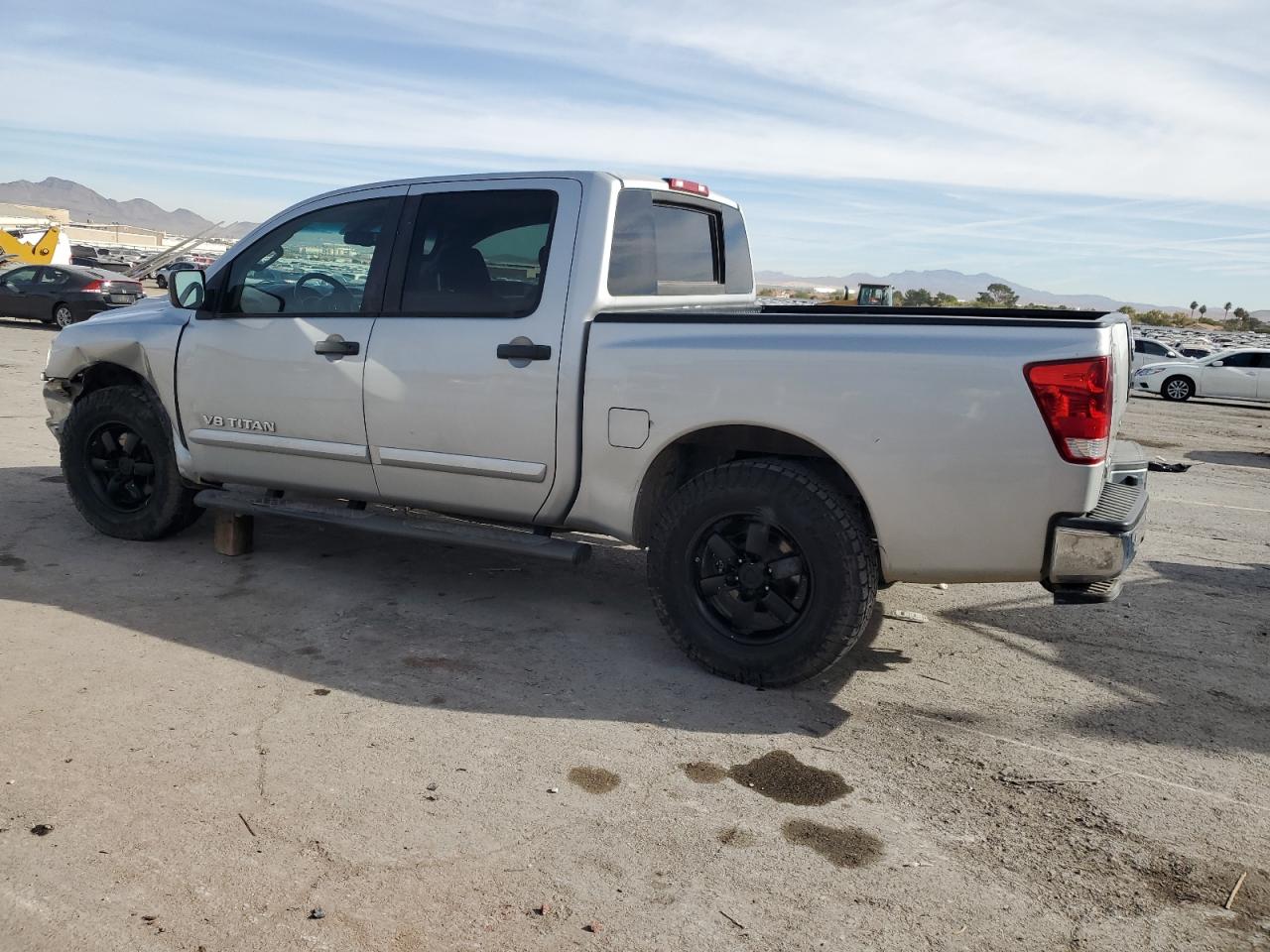 Nissan Titan S Image 8