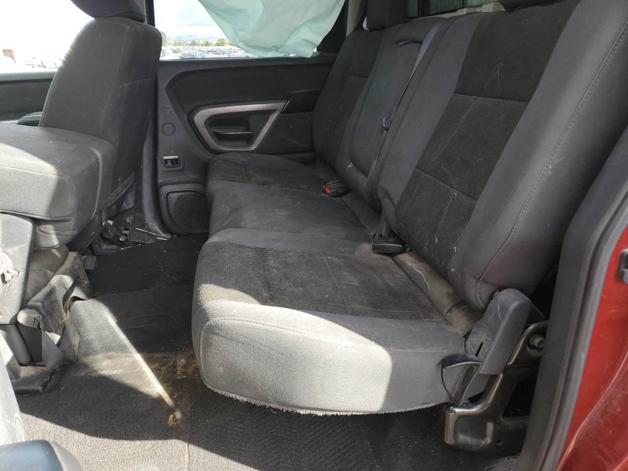 Nissan Titan S Image 12