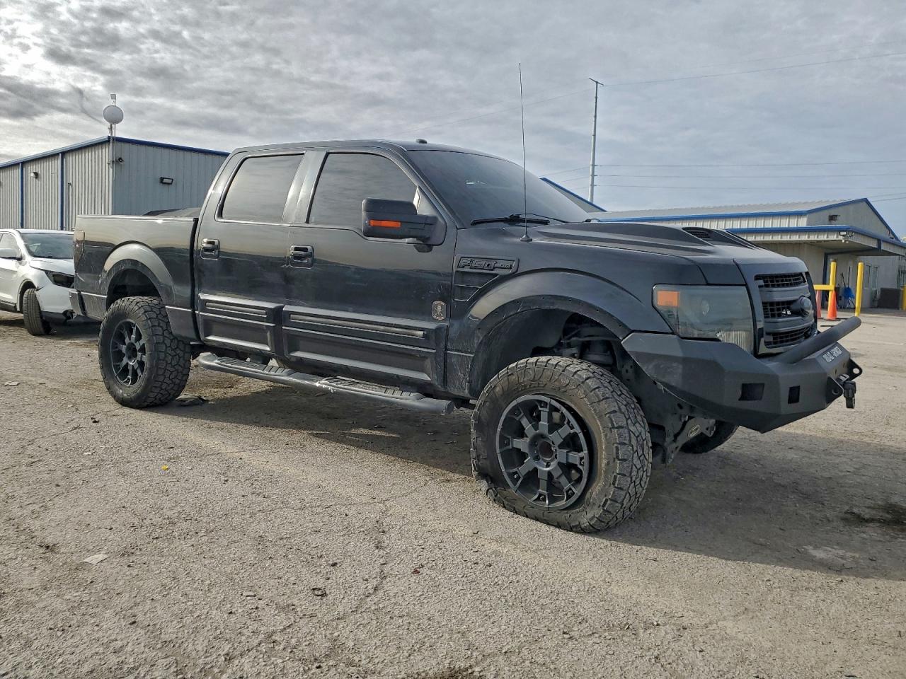 Ford F-150 Supercrew Image 4