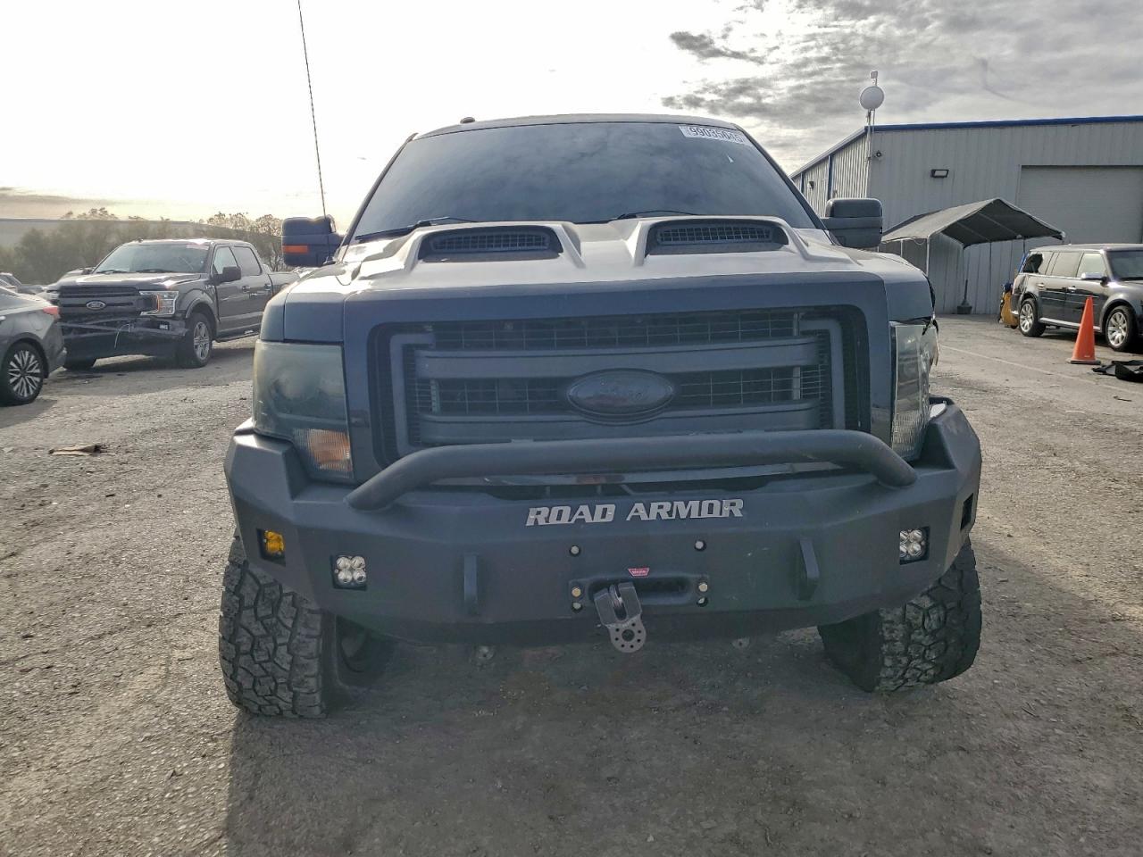 Ford F-150 Supercrew Image 7