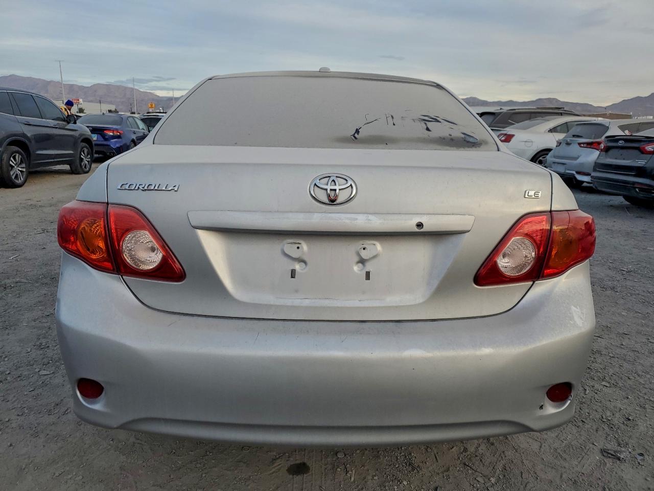 Toyota Corolla Base Image 12