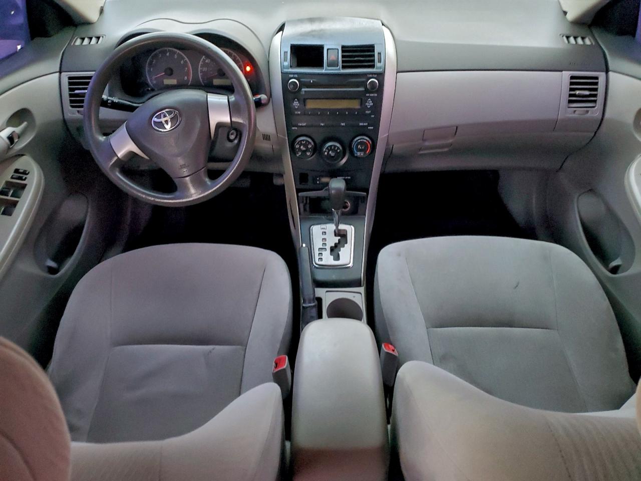 Toyota Corolla Base Image 4