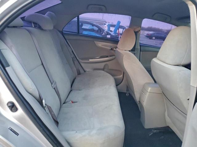 Toyota Corolla Base Image 3