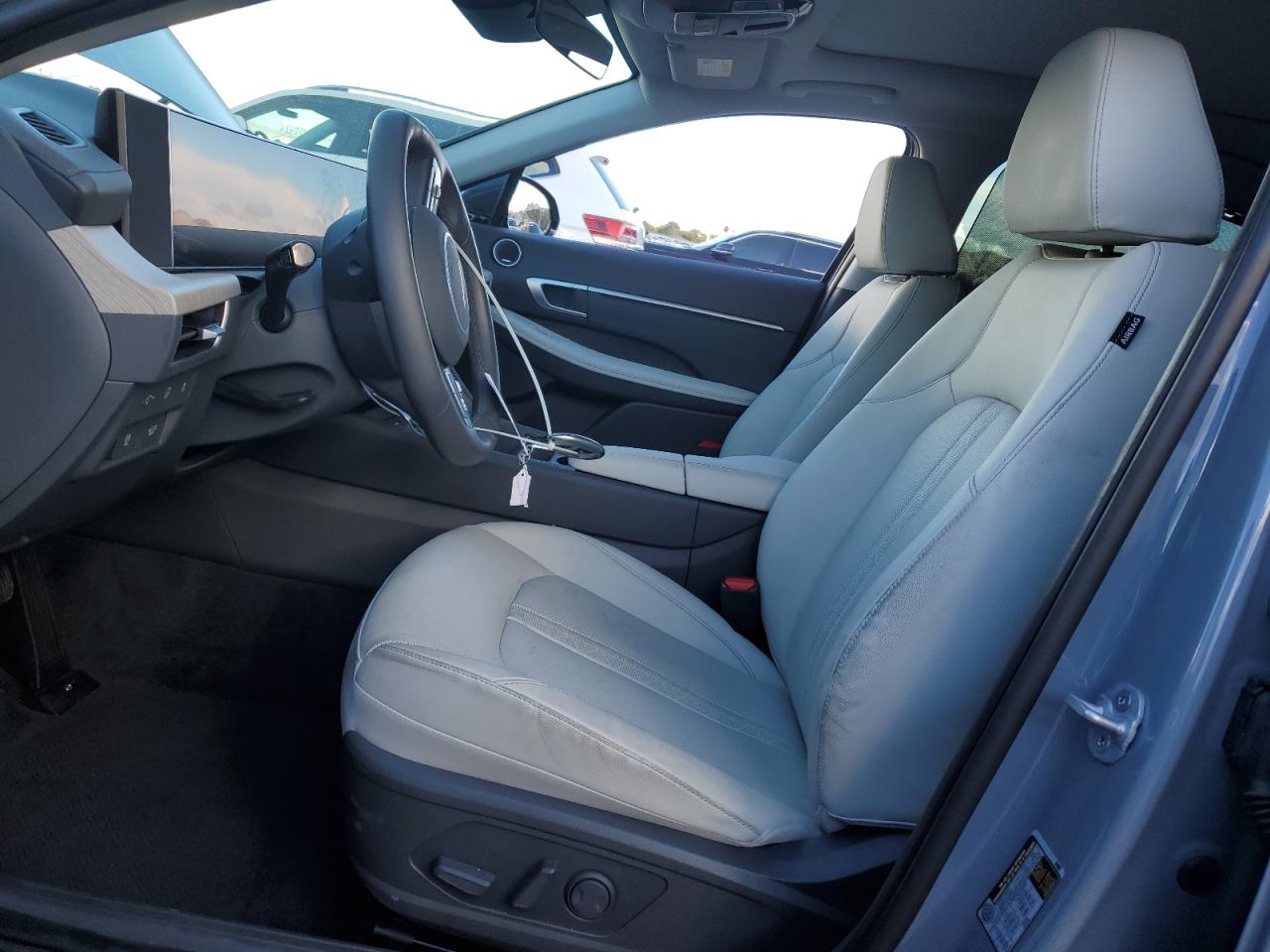 Hyundai SONATA Hybrid Image 3