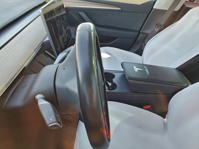 Tesla Model 3 Image 3