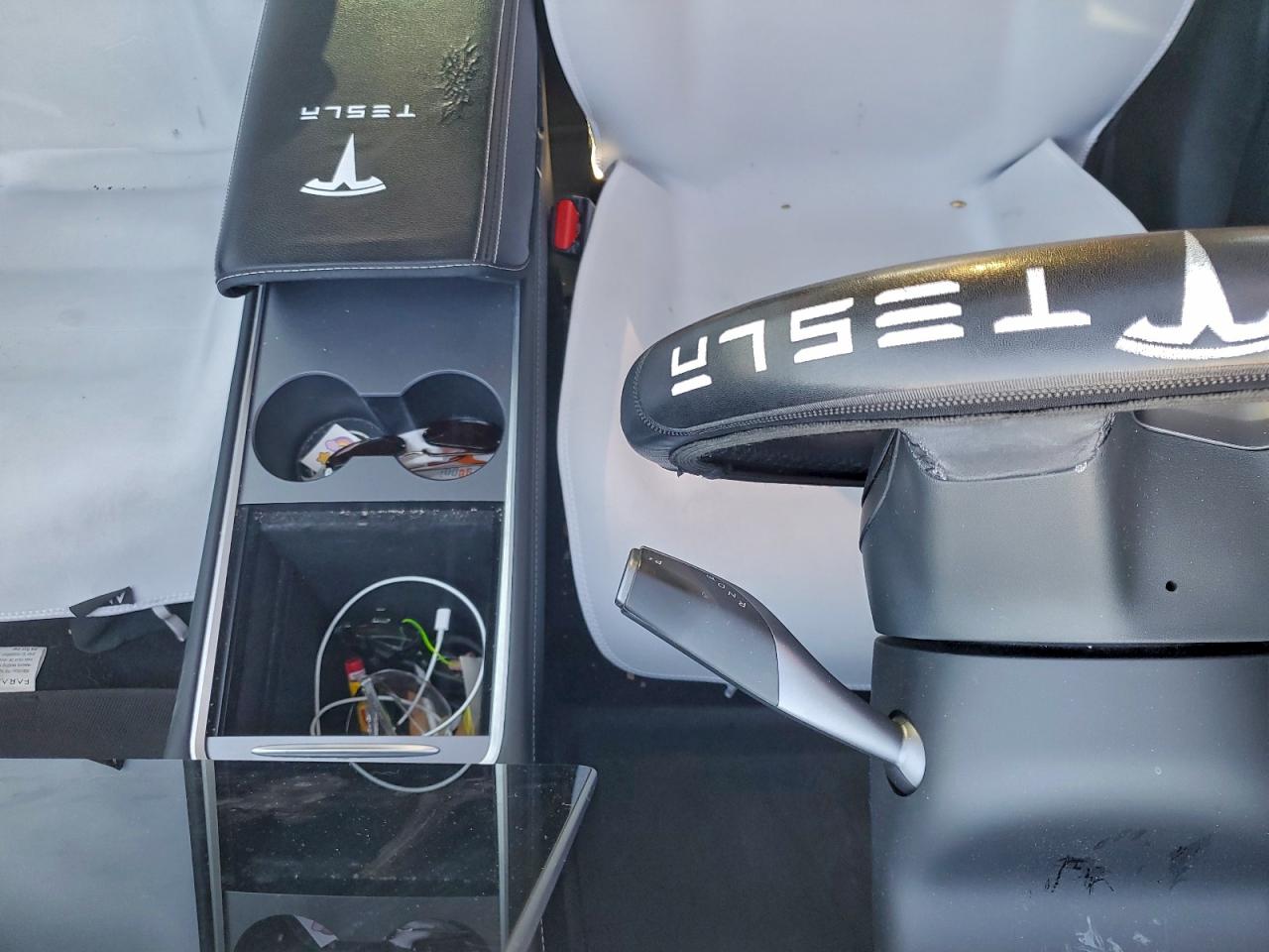 Tesla Model 3 Image 10