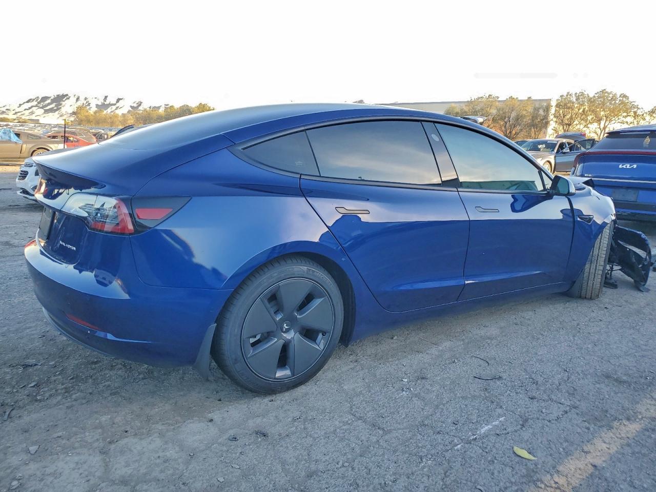Tesla Model 3 Image 5