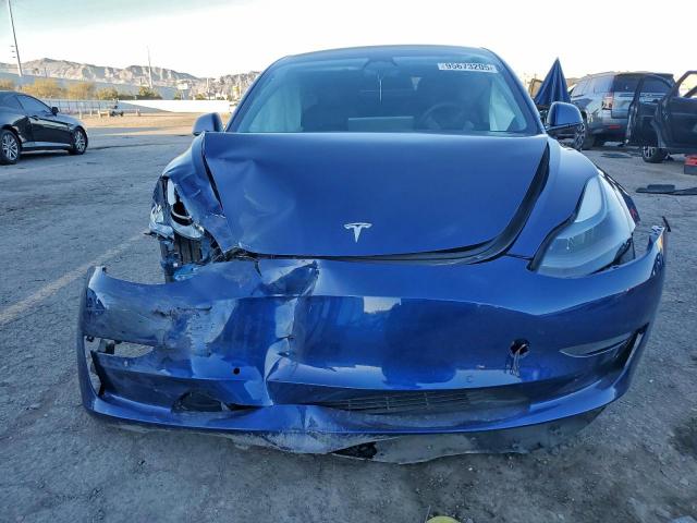 Tesla Model 3 Image 8