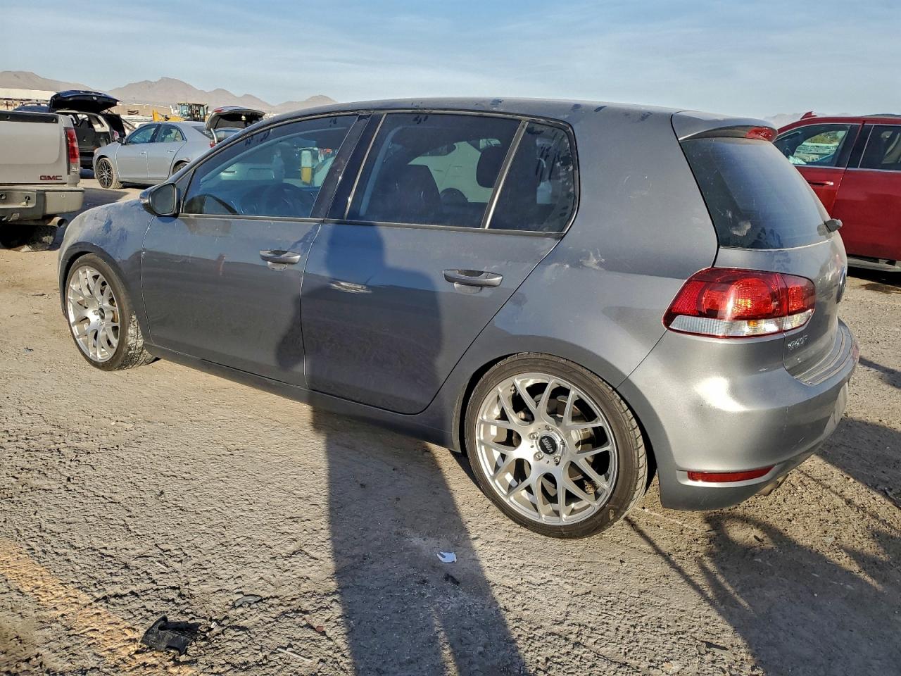 Volkswagen Golf Image 2