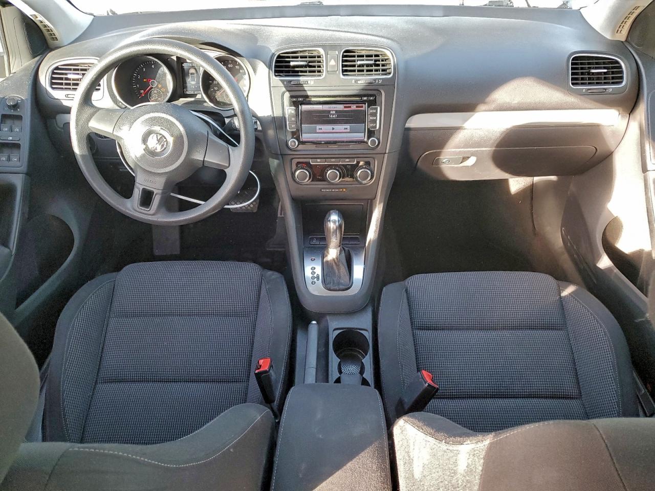 Volkswagen Golf Image 9