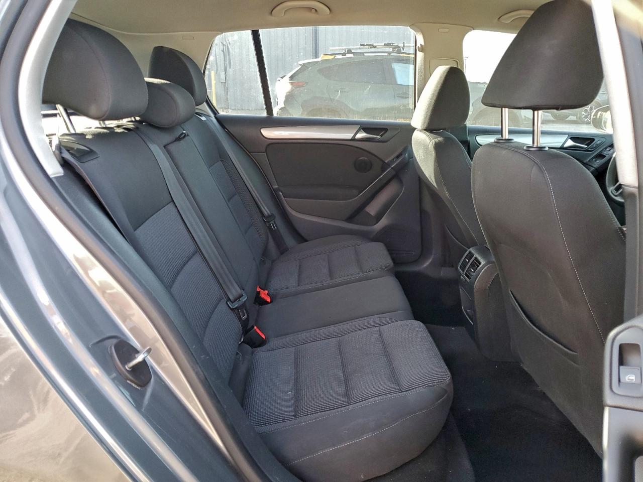 Volkswagen Golf Image 8