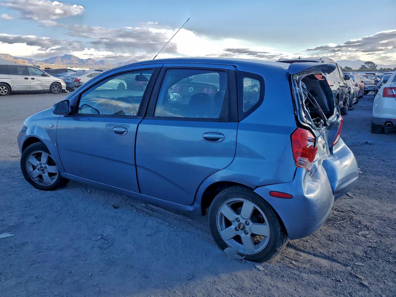 Chevrolet Aveo Base Image 9